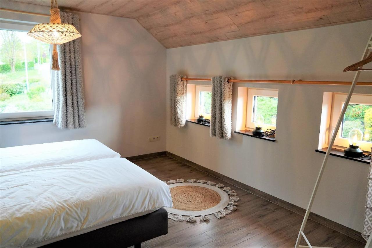 Petite perle en Haute Ardenne avec vue sur la vallée, cabine infra-rouge et bain balnéo Lierneux Exterior foto